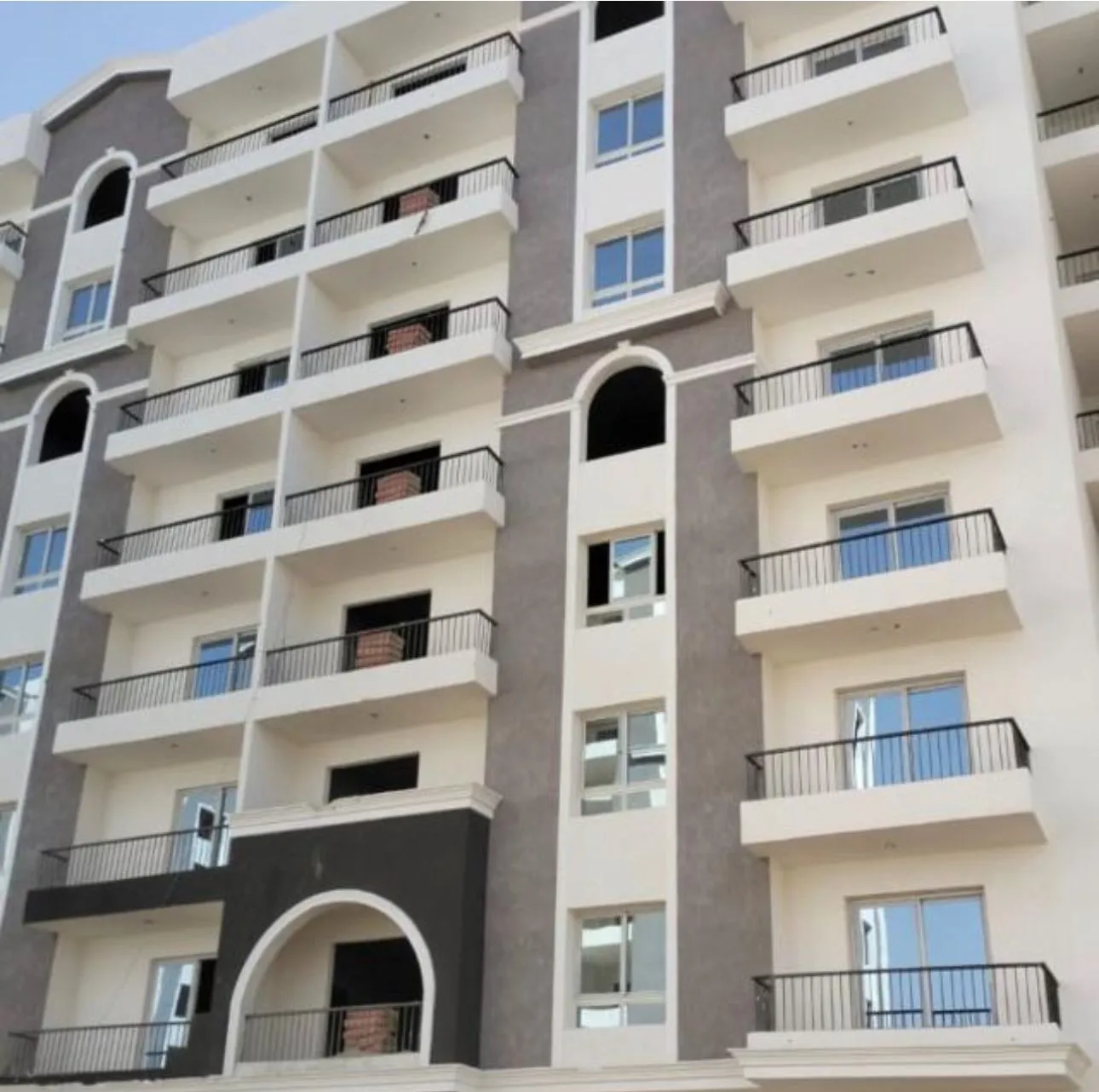 Apartment for sale in Catalan in New Capital City of 159 m² with 3 bedrooms