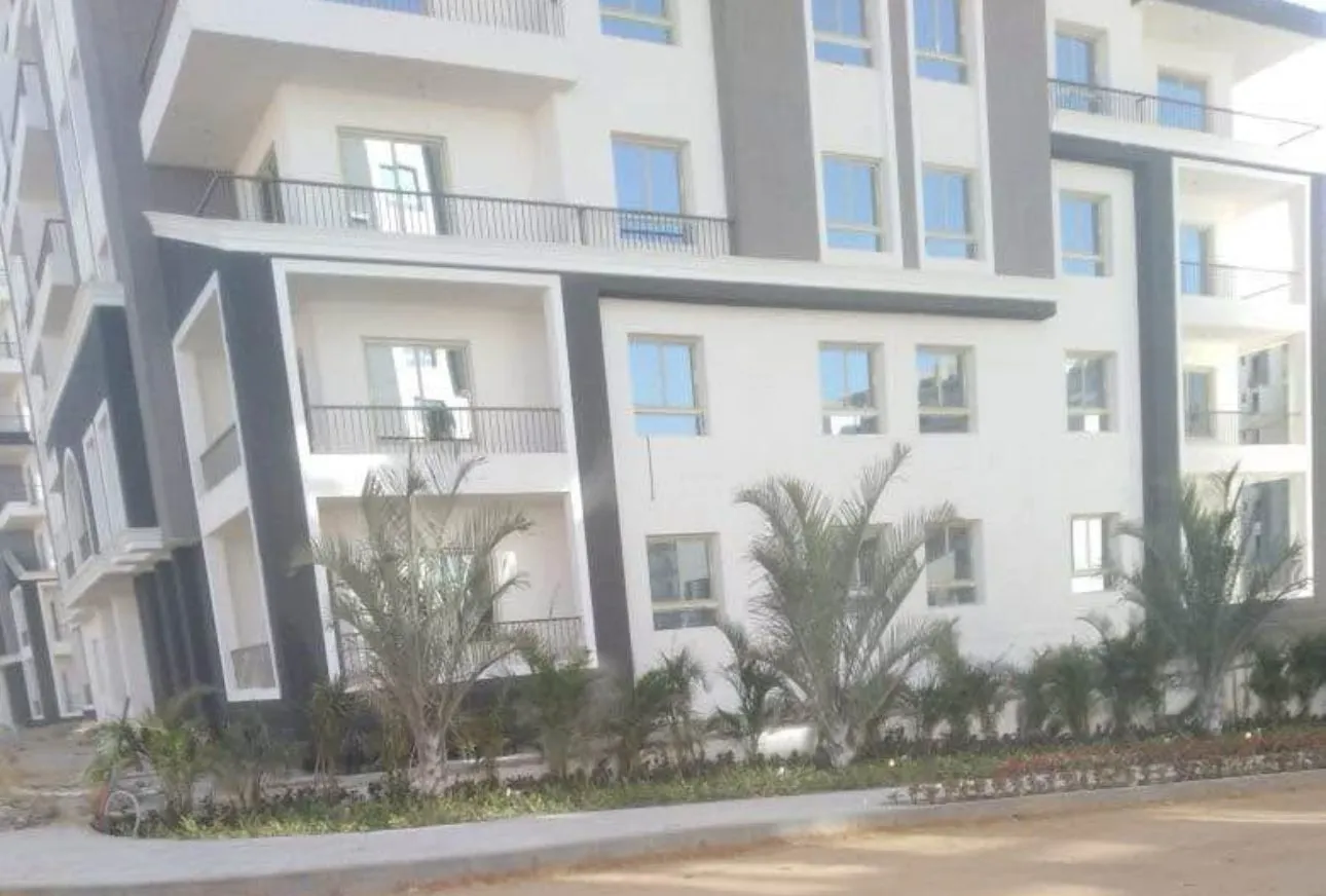 Apartment for sale in Catalan in New Capital City of 159 m² with 3 bedrooms