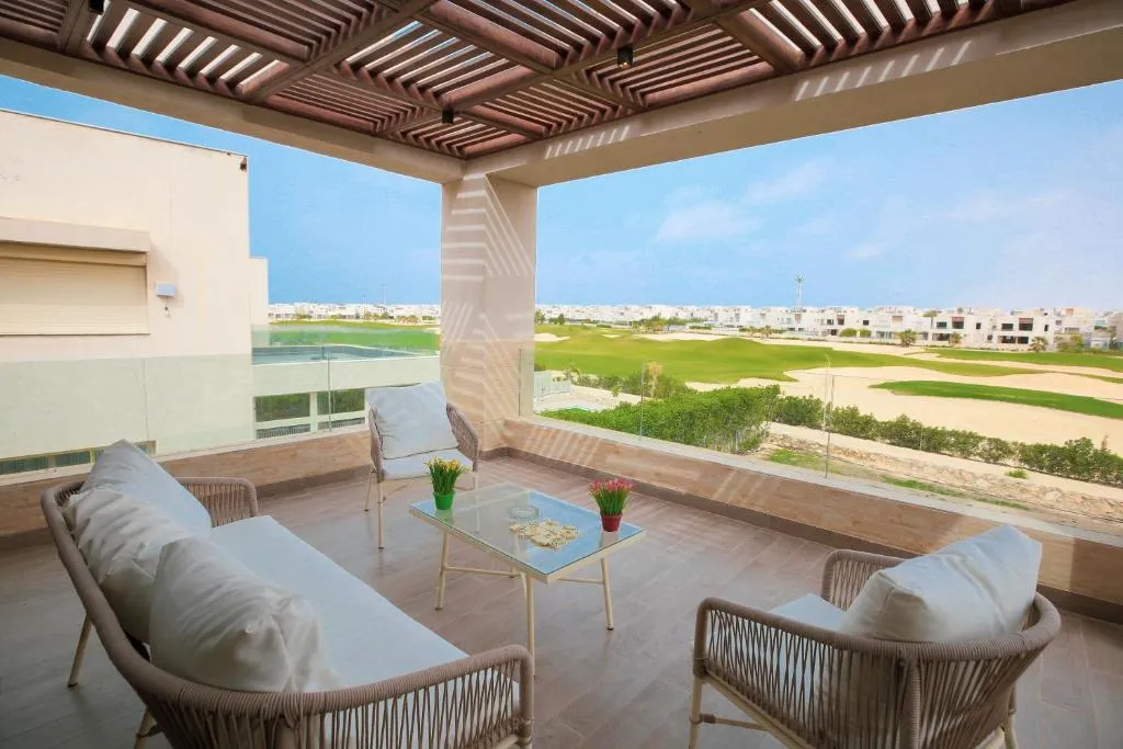 Villa for sale in Hacienda Bay in Sidi Abdel Rahman of 325 m² with 4 bedrooms