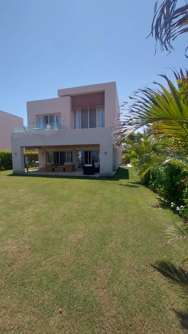 Villa for sale in Hacienda Bay in Sidi Abdel Rahman of 325 m² with 4 bedrooms
