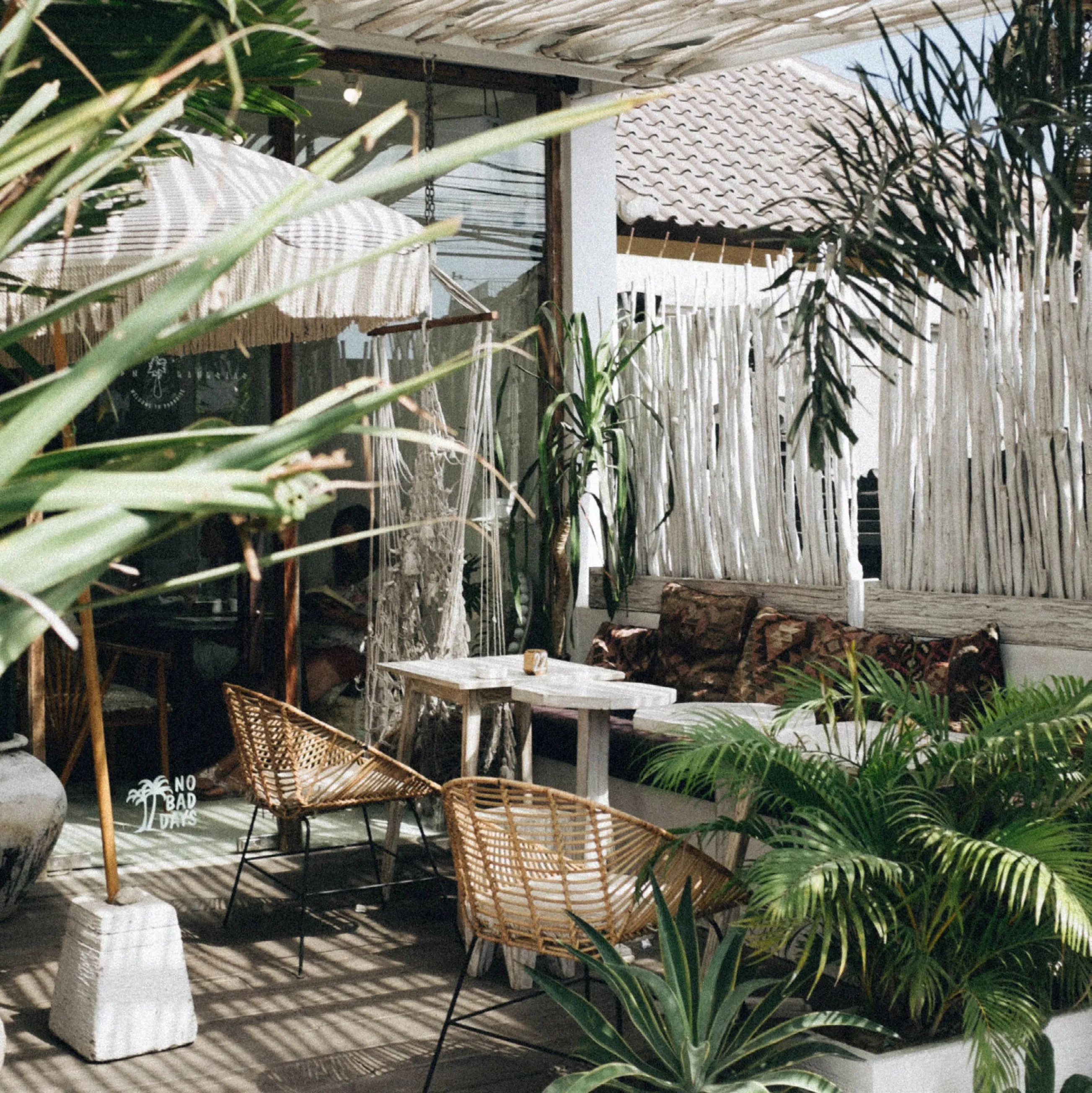  للبيع في دايركشن وايت  في  بمساحة 0 م² تتكون من 0 غرف