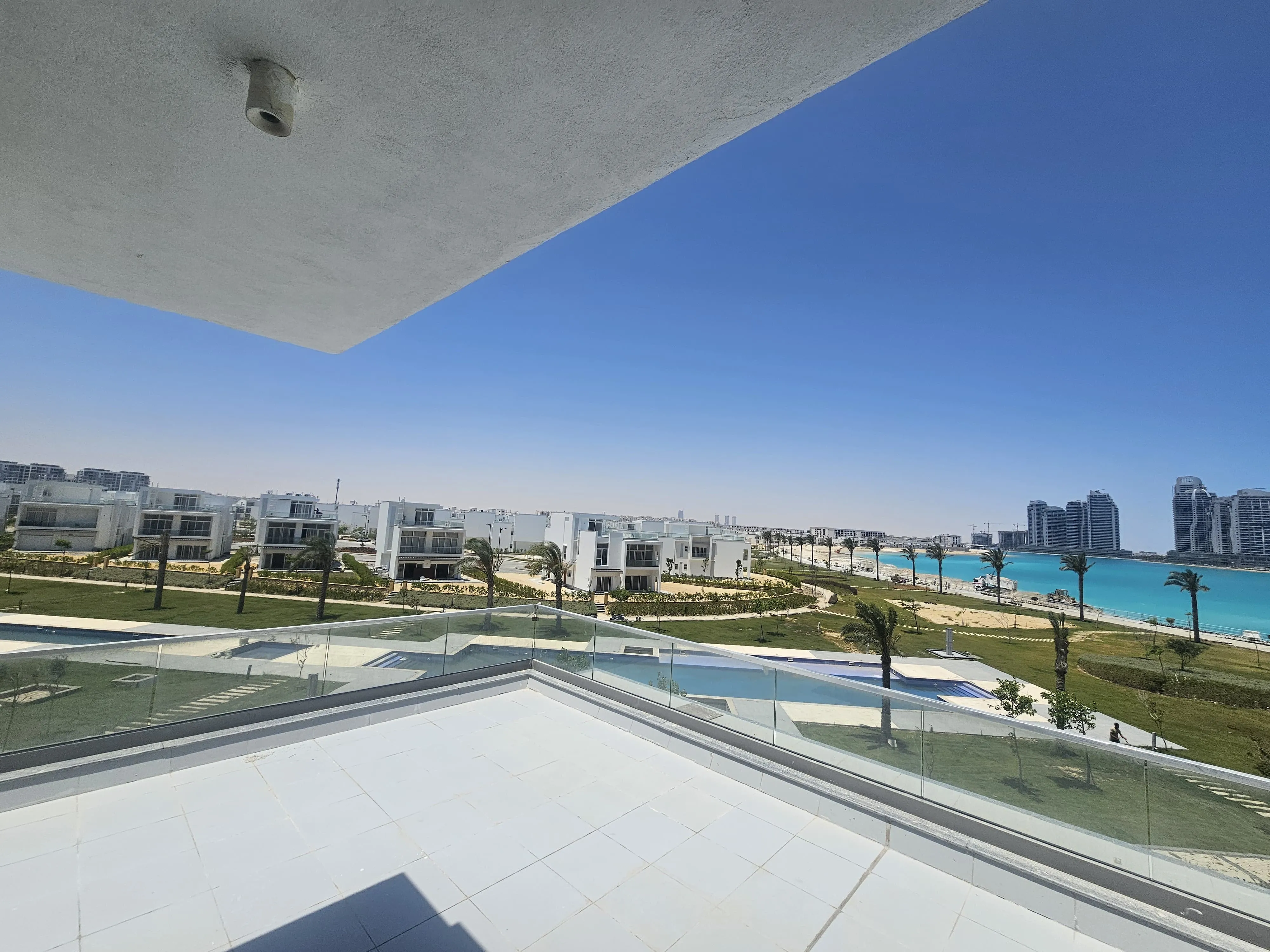 Villa for sale in Mazarine in Al Alamein of 470 m² with 5 bedrooms