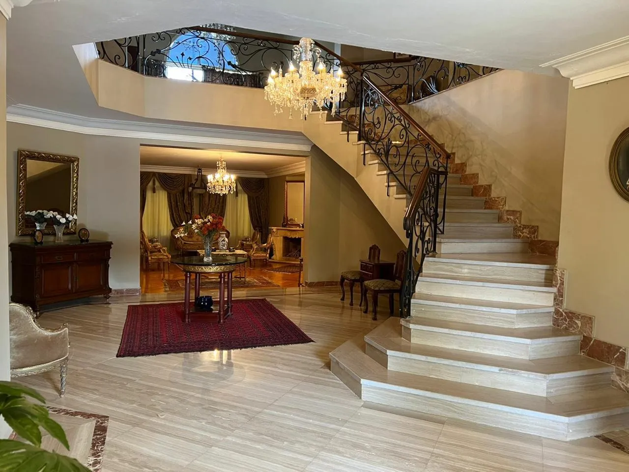 Villa for sale in Royal Hills in 6th of October City of 700 m² with 5 bedrooms
