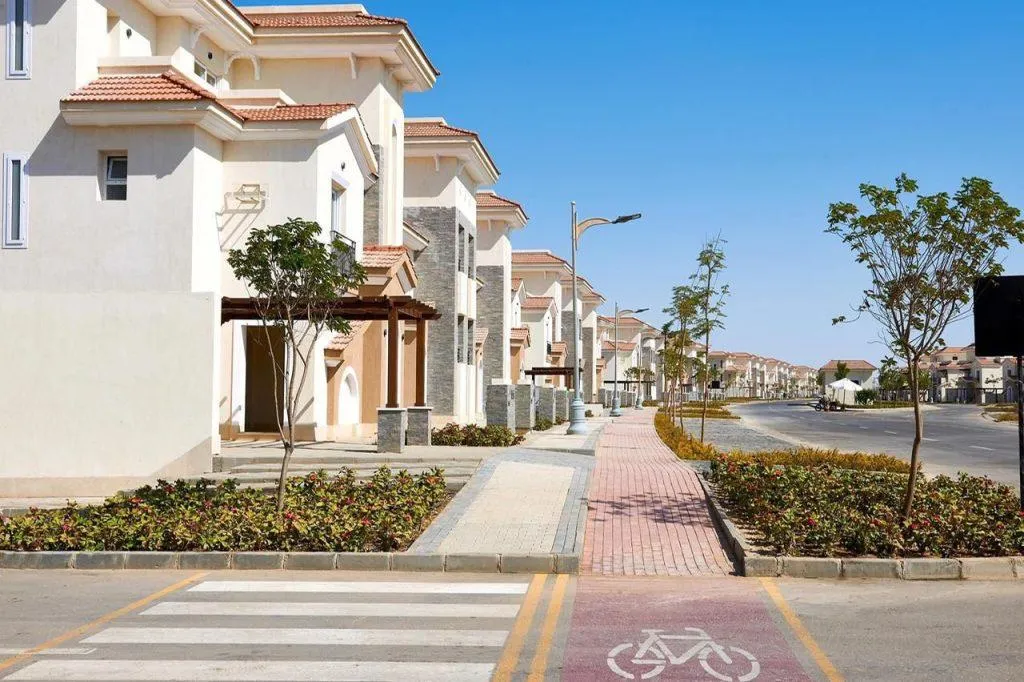 Townhouse for sale in Al Maqsad in New Capital City of 379 m² with 4 bedrooms