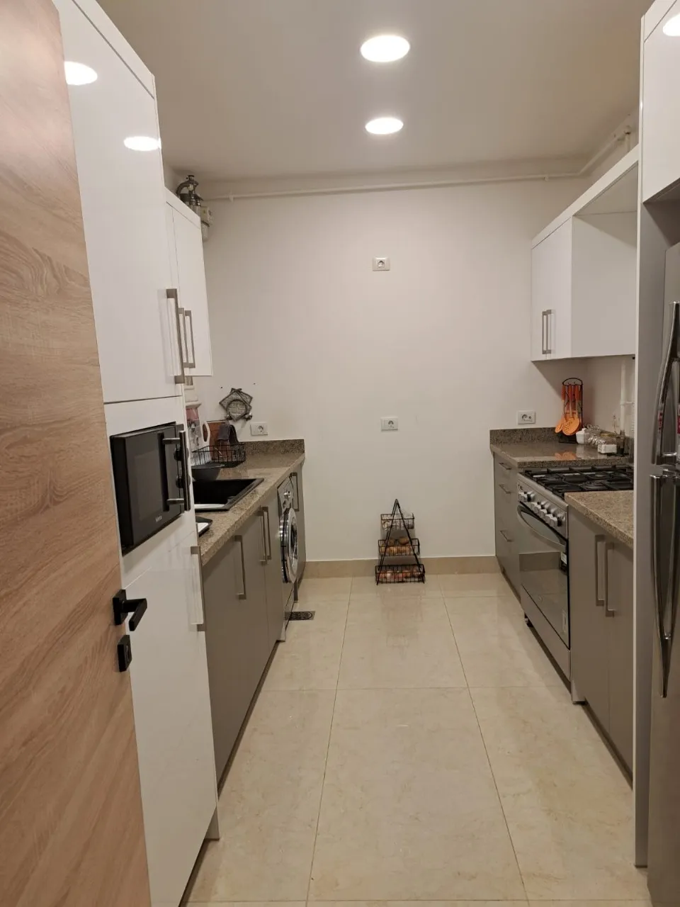  للبيع في أكتوبر بلازا في  بمساحة 0 م² تتكون من 0 غرف