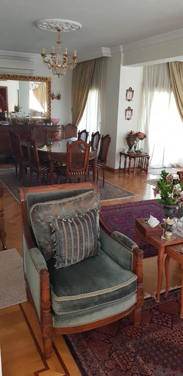 Villa for sale in Royal City in El Sheikh Zayed of 580 m² with 4 bedrooms