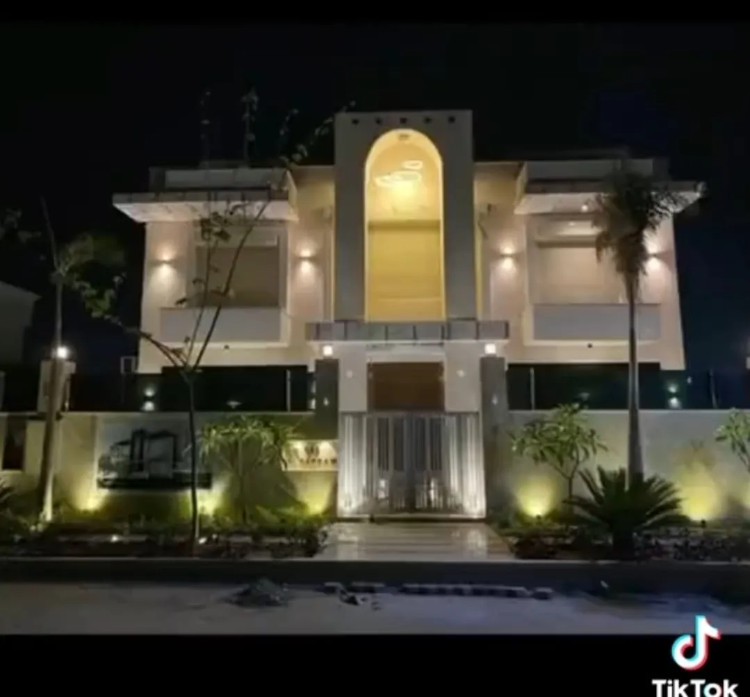 Duplex for sale in Sarai in New Cairo of 212 m² with 4 bedrooms