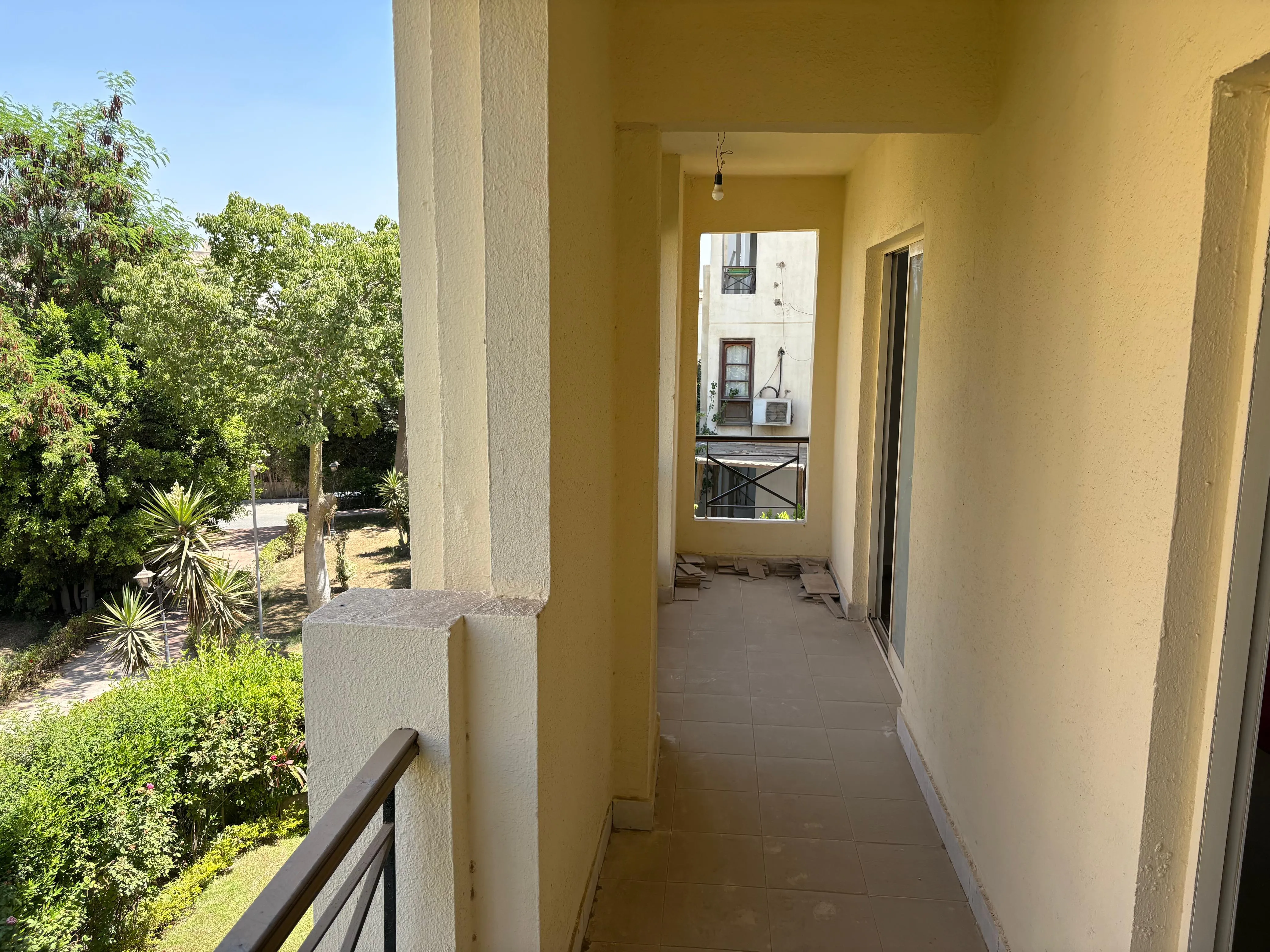 Apartment for sale in Hadayek el Mohandesin in El Sheikh Zayed of 122 m² with 2 bedrooms