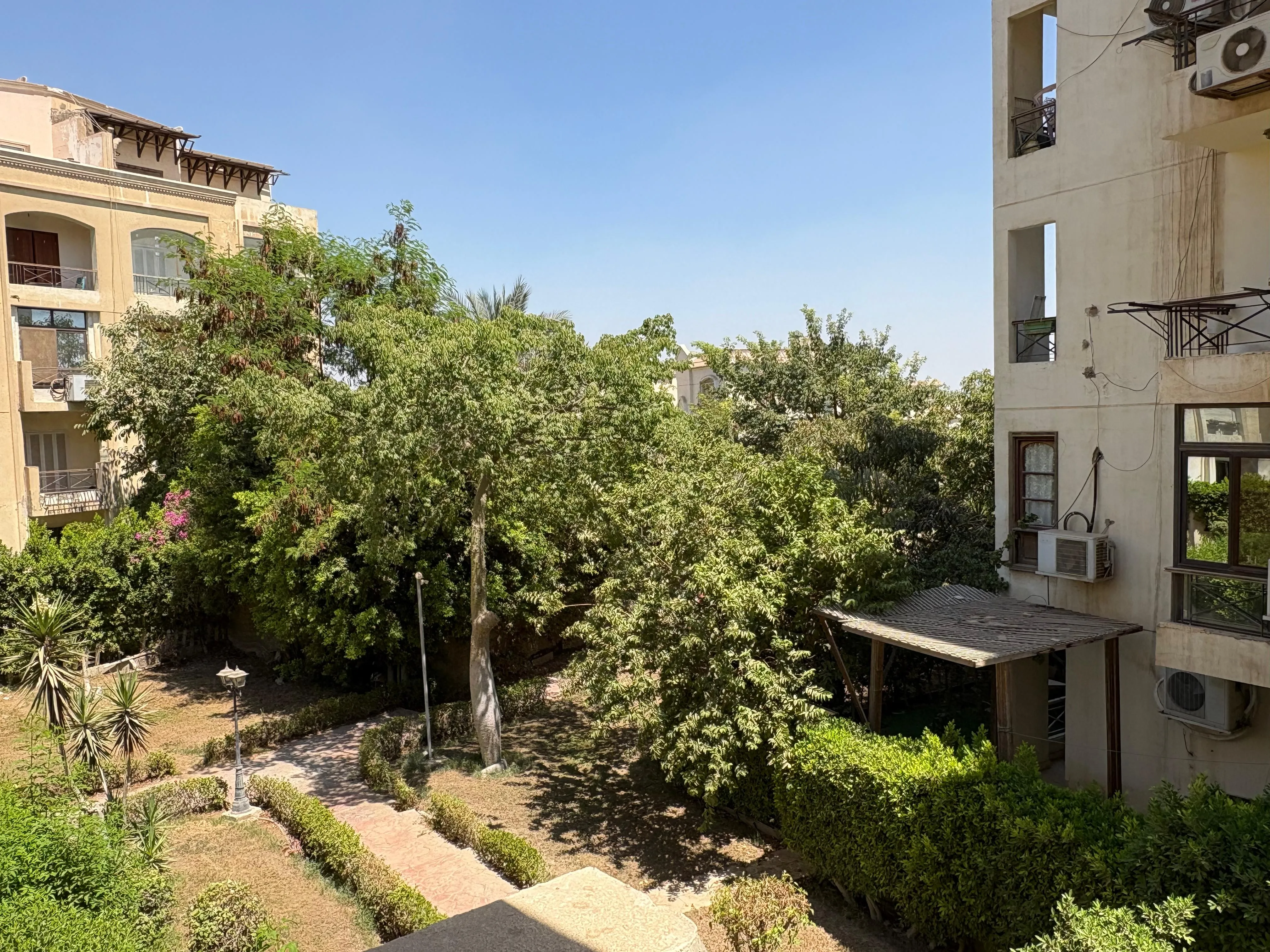 Apartment for sale in Hadayek el Mohandesin in El Sheikh Zayed of 122 m² with 2 bedrooms