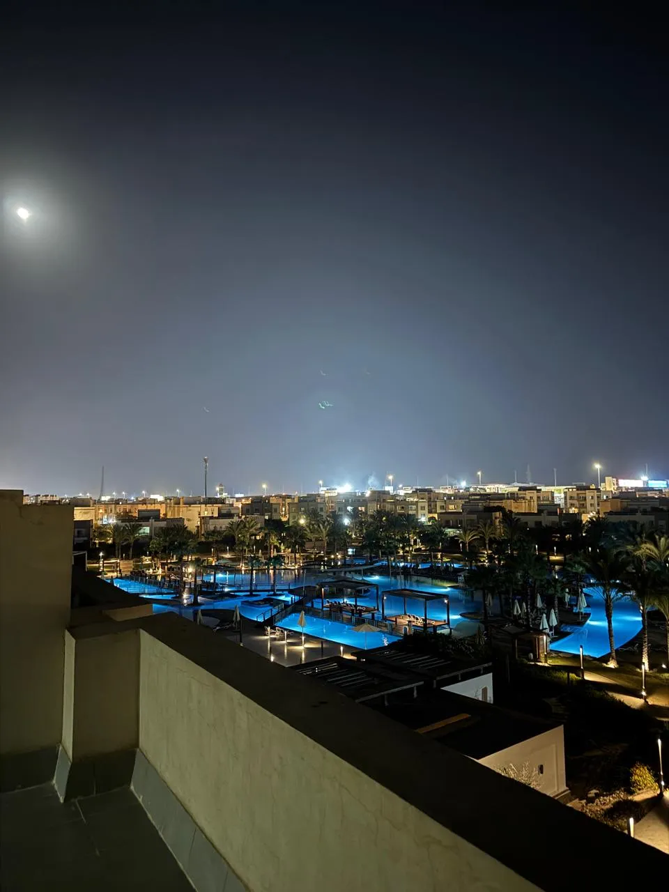  للبيع في أمواج في  بمساحة 0 م² تتكون من 0 غرف