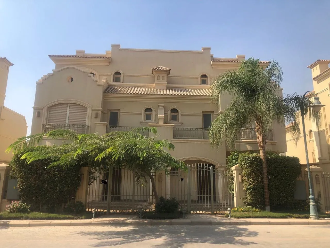 Villa for sale in El Patio 6 October in 6th of October City of 224 m² with 4 bedrooms