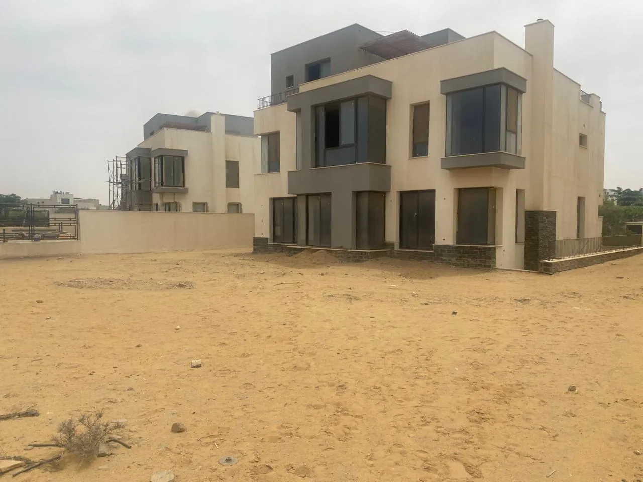  للبيع في فيليت في  بمساحة 0 م² تتكون من 0 غرف