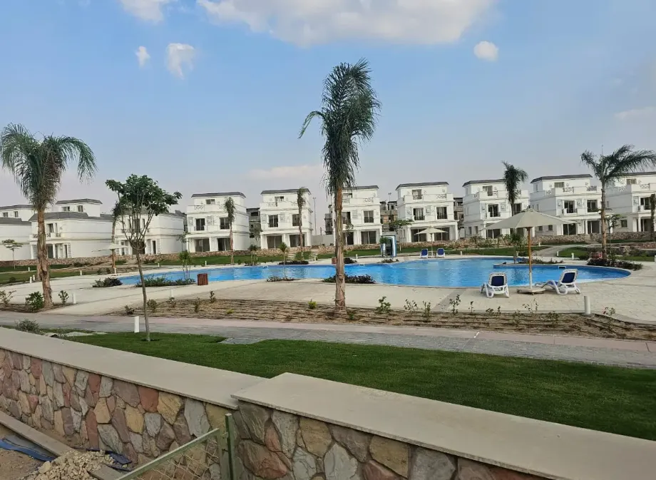 Townhouse for sale in Mountain View 4 in 6th of October City of 210 m² with 3 bedrooms