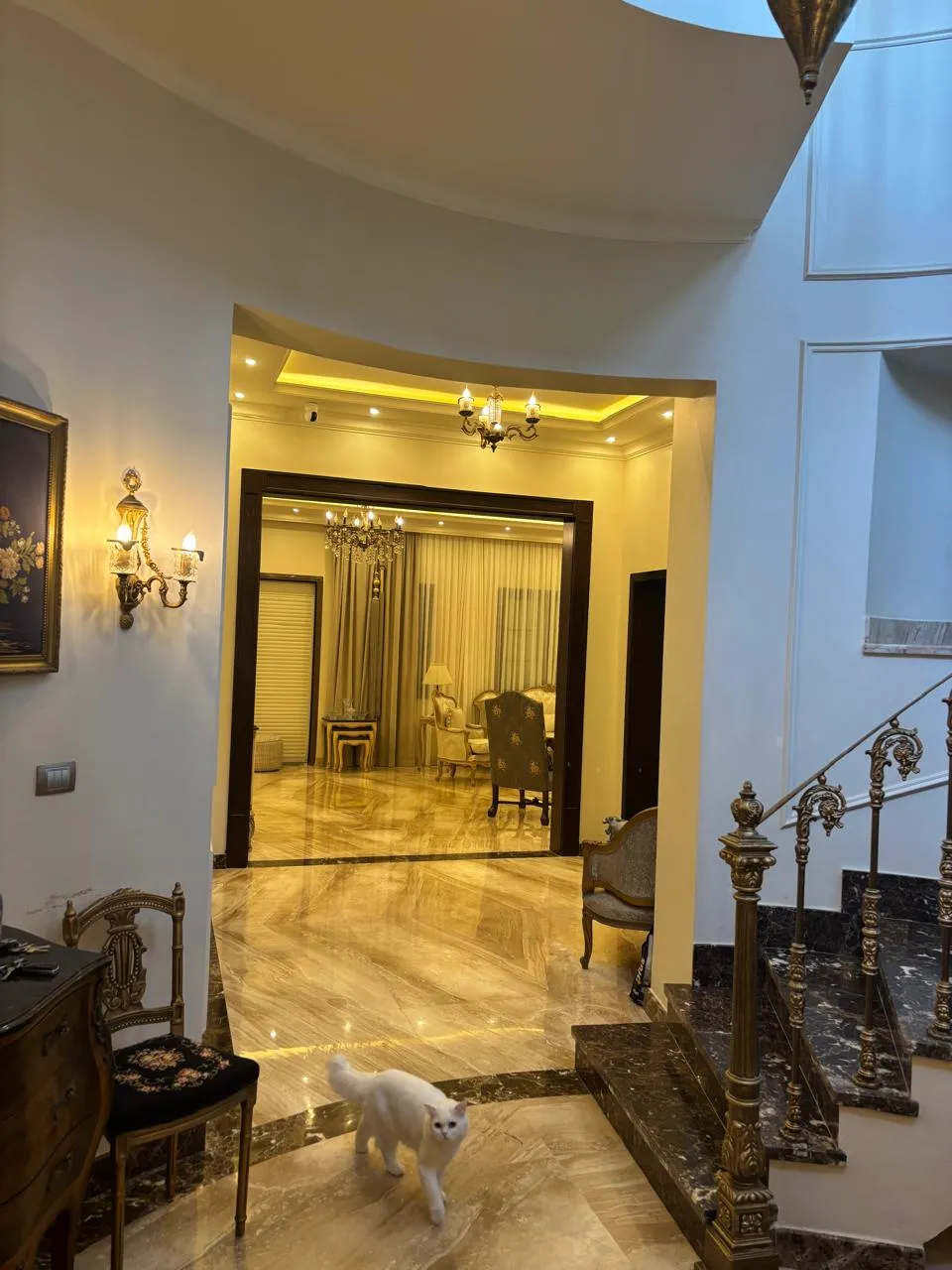Villa for sale in Hyde Park in 6th settlement of 420 m² with 5 bedrooms