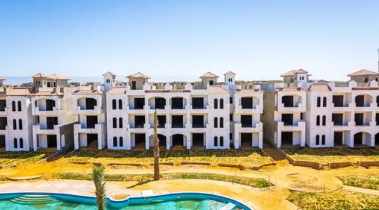 شقة للبيع في لا سيرينا بالم بيتش في العين السخنة بمساحة 0 م² تتكون من 2 غرف