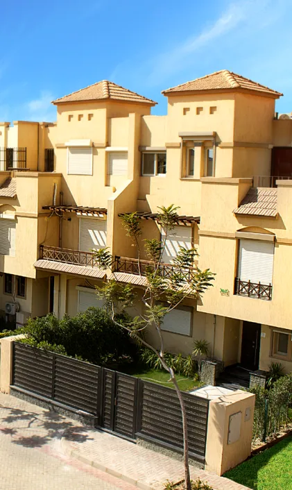 للبيع في حي الاشجار في بمساحة 0 م² تتكون من 0 غرف