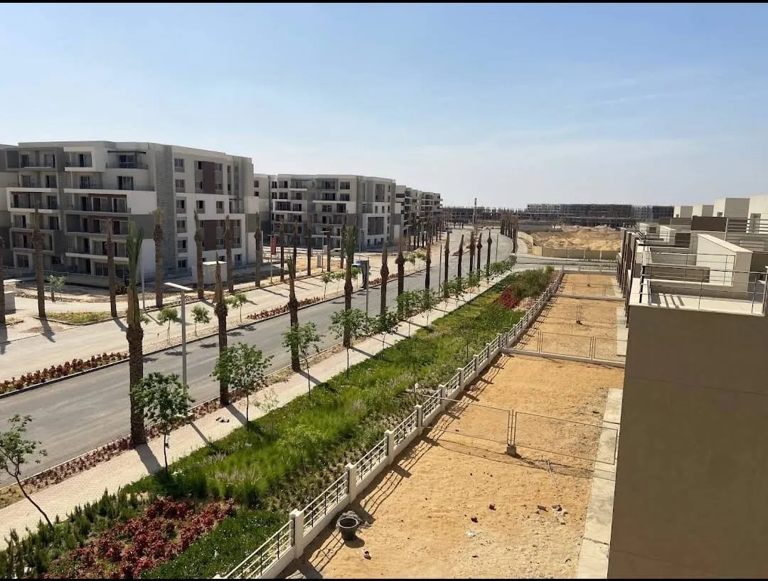 للبيع في بالم هيلز القاهرة الجديدة في بمساحة 0 م² تتكون من 0 غرف