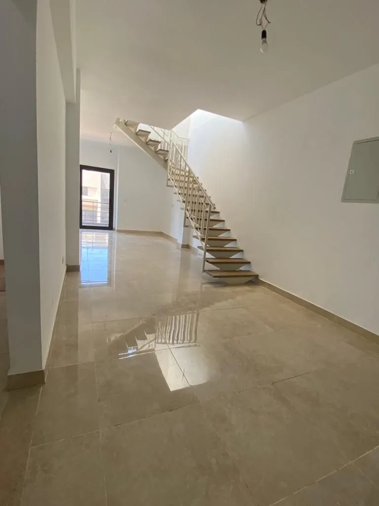  للبيع في فيفث سكوير المراسم في  بمساحة 0 م² تتكون من 0 غرف