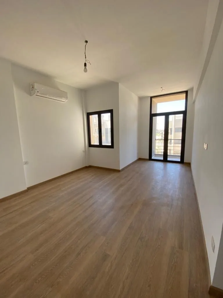  للبيع في فيفث سكوير المراسم في  بمساحة 0 م² تتكون من 0 غرف