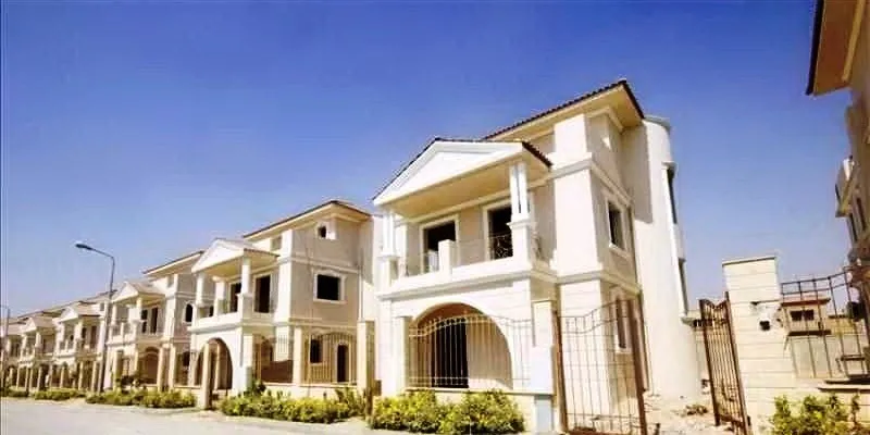 فيلا للبيع في مكسيم كنترى كلوب هاوس في القاهرة الجديدة بمساحة 0 م² تتكون من 3 غرف