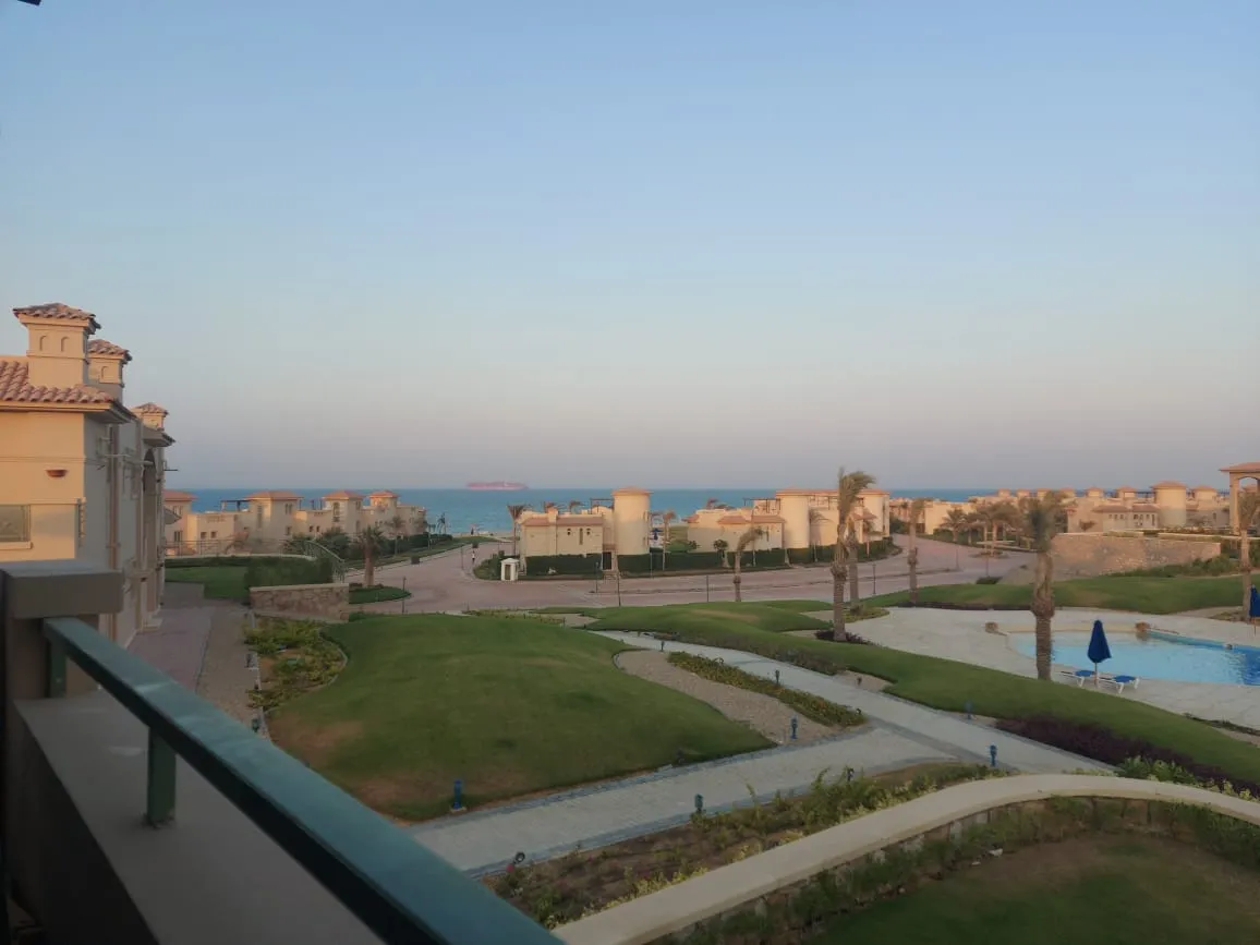 شاليه للبيع في لافيستا جاردنز في العين السخنة بمساحة 0 م² تتكون من 2 غرف