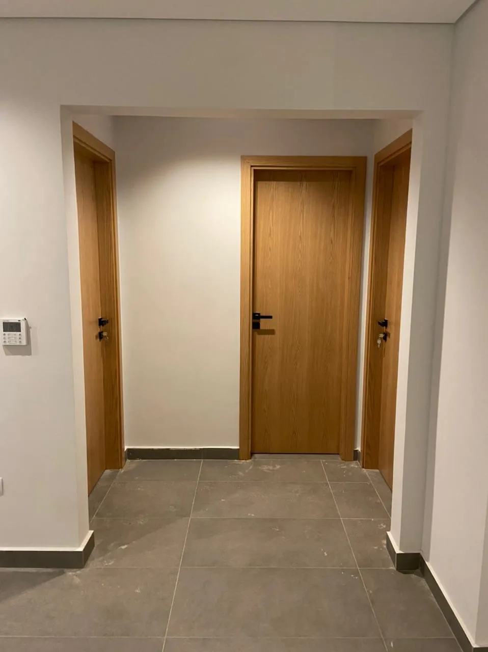 شقة للبيع في ليك فيو ريزيدنس في جولدن سكوير بمساحة 0 م² تتكون من 2 غرف