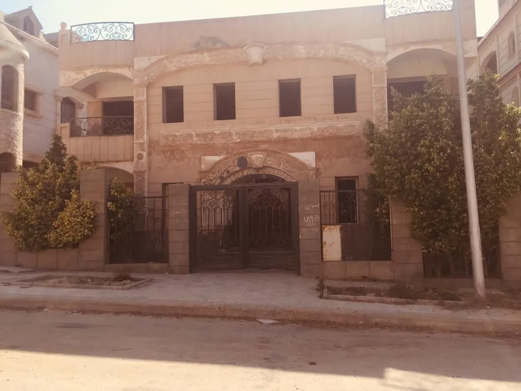 فيلا للبيع في الدبلوماسيين في القاهرة الجديدة بمساحة 0 م² تتكون من 10 غرف