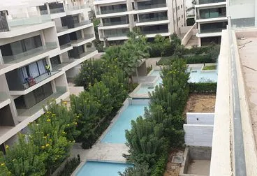 شقة للبيع في ليك فيو ريزيدنس في جولدن سكوير بمساحة 0 م² تتكون من 2 غرف