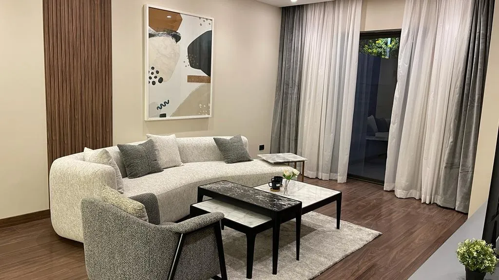 شقة للبيع في ليك فيو ريزيدنس في جولدن سكوير بمساحة 0 م² تتكون من 2 غرف