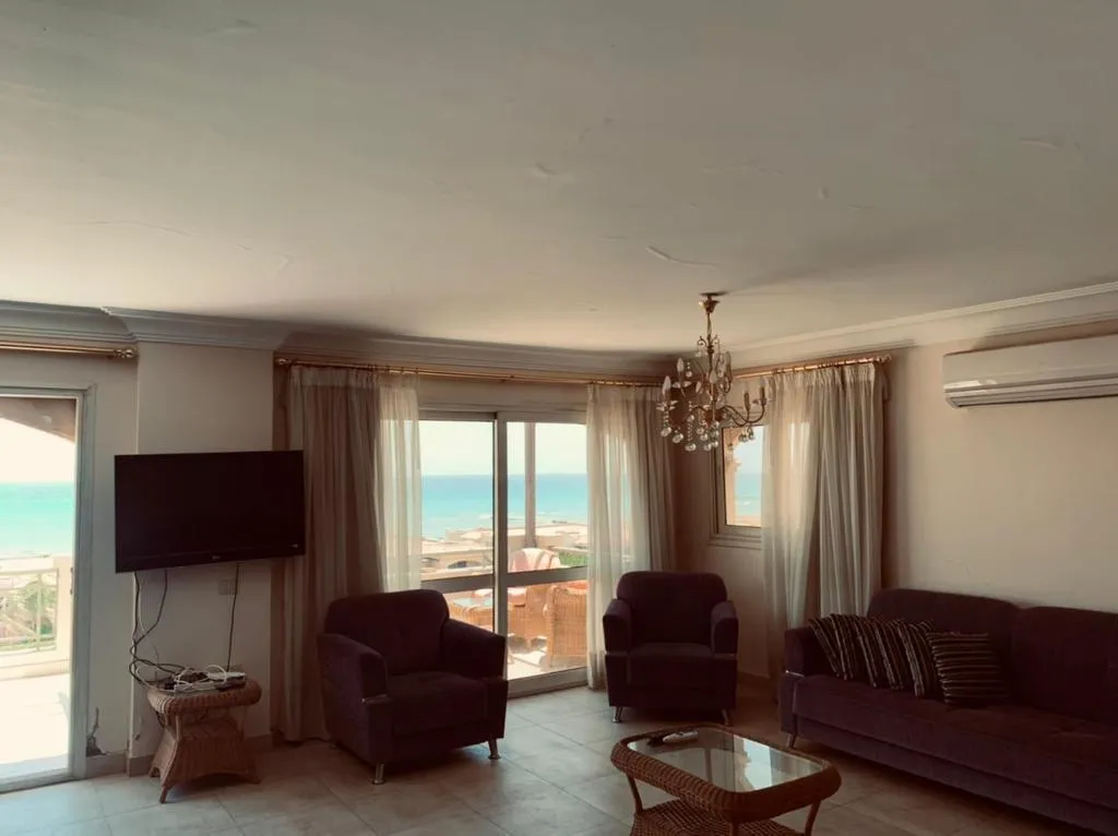 شاليه للبيع في لا فيستا 3 في العين السخنة بمساحة 0 م² تتكون من 3 غرف