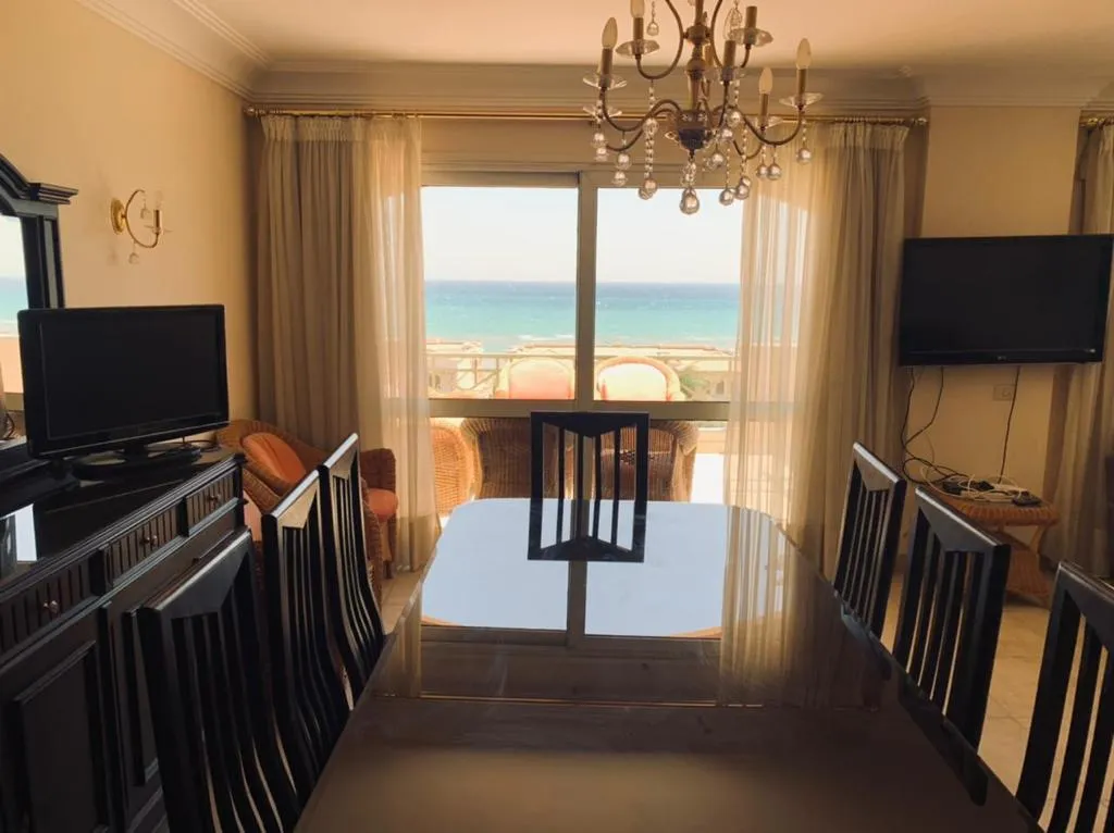 شاليه للبيع في لا فيستا 3 في العين السخنة بمساحة 0 م² تتكون من 3 غرف