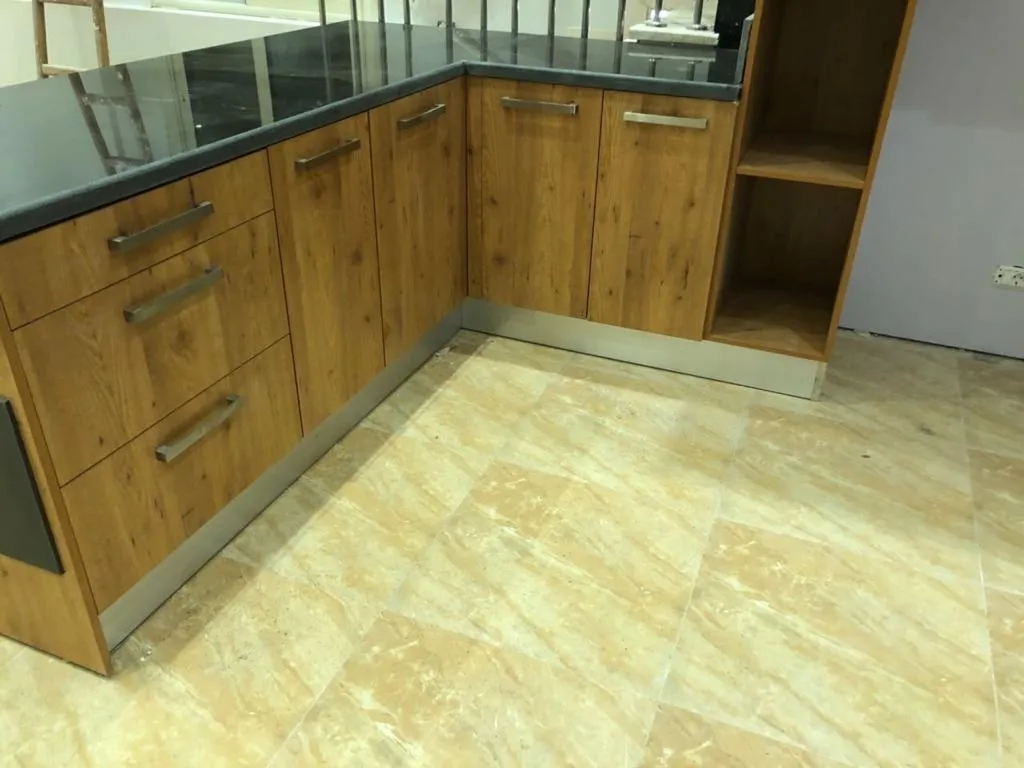  للبيع في النخيل في  بمساحة 0 م² تتكون من 0 غرف