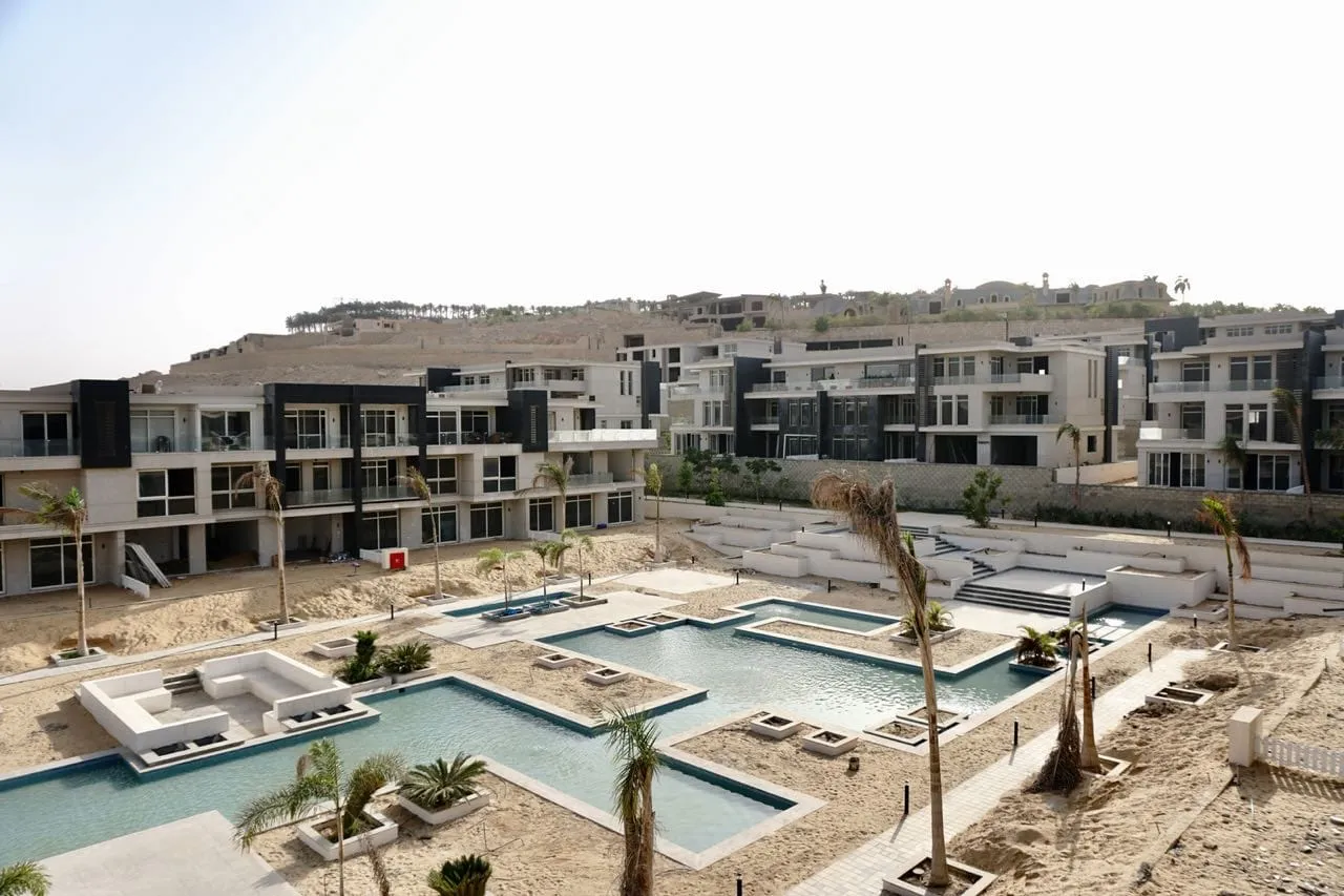 بنتهاوس للبيع في ويست هيلز في مدينة السادس من أكتوبر بمساحة 0 م² تتكون من 4 غرف