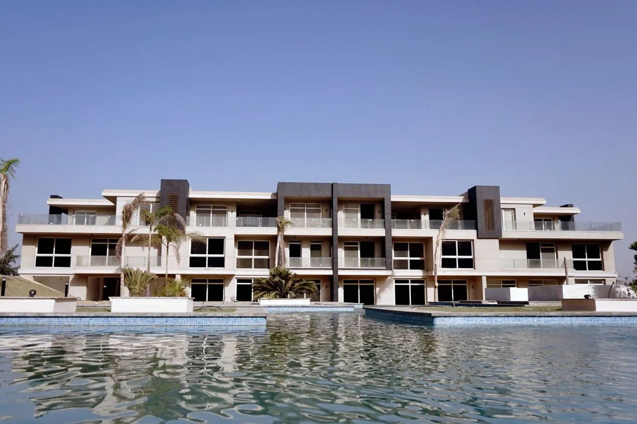 بنتهاوس للبيع في ويست هيلز في مدينة السادس من أكتوبر بمساحة 0 م² تتكون من 4 غرف