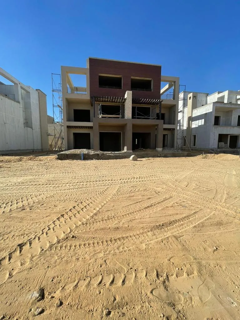 Twinhouse for sale in New Giza in 6th of October City of 0 m² with 3 bedrooms
