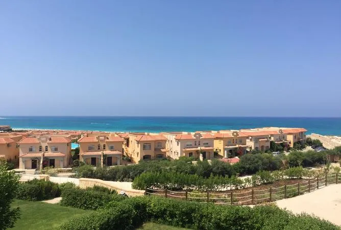 شاليه للبيع في تلال الساحل الشمالي في سيدي عبد الرحمن بمساحة 0 م² تتكون من 3 غرف