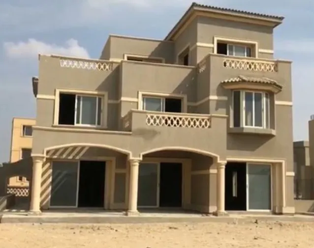 فيلا للبيع في بالم هيلز جولف فيوز في مدينة السادس من أكتوبر بمساحة 0 م² تتكون من 4 غرف