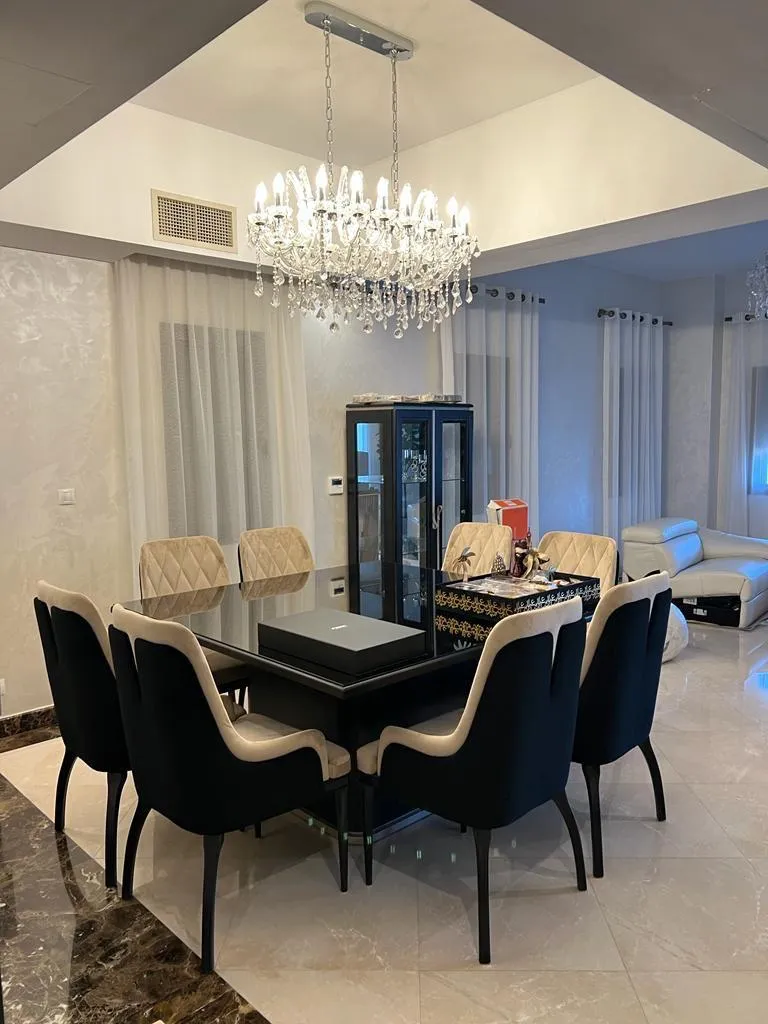 فيلا للبيع في أب تاون كايرو في مقطم بمساحة 0 م² تتكون من 5 غرف