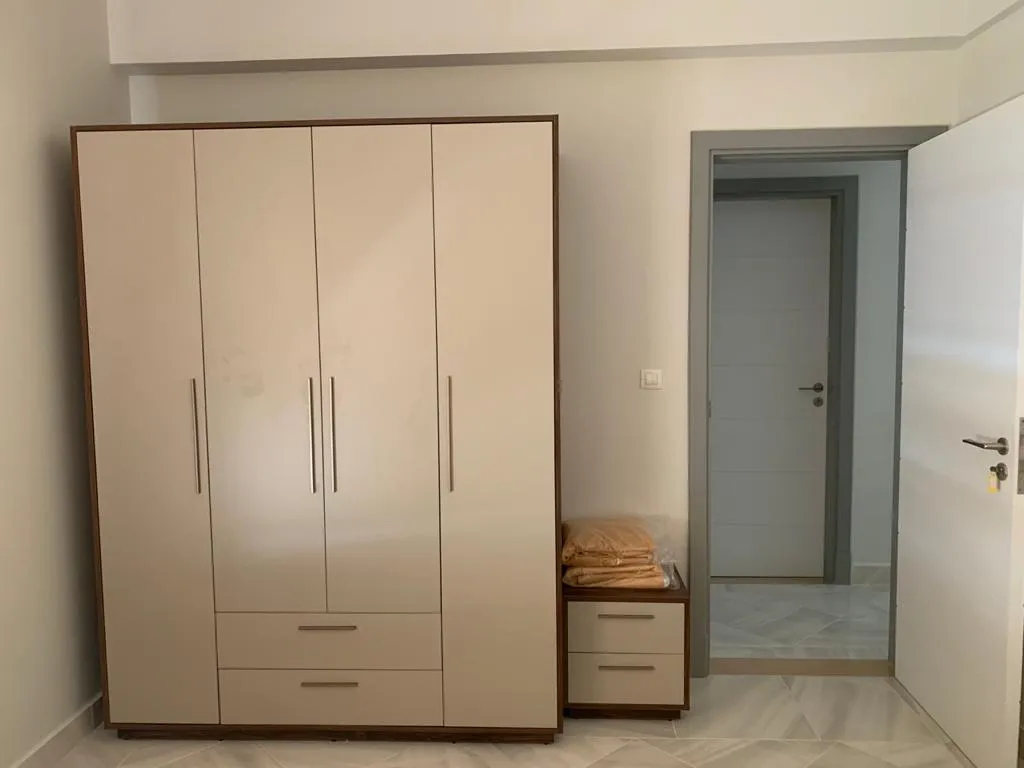 شقة للبيع في مراسي في سيدي عبد الرحمن بمساحة 0 م² تتكون من 3 غرف