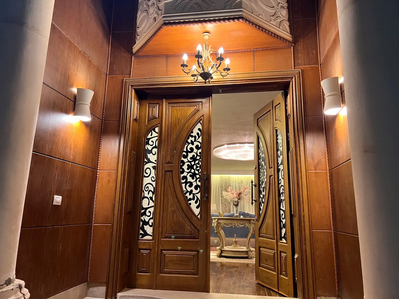  للبيع في رويال سيتي  في  بمساحة 0 م² تتكون من 0 غرف