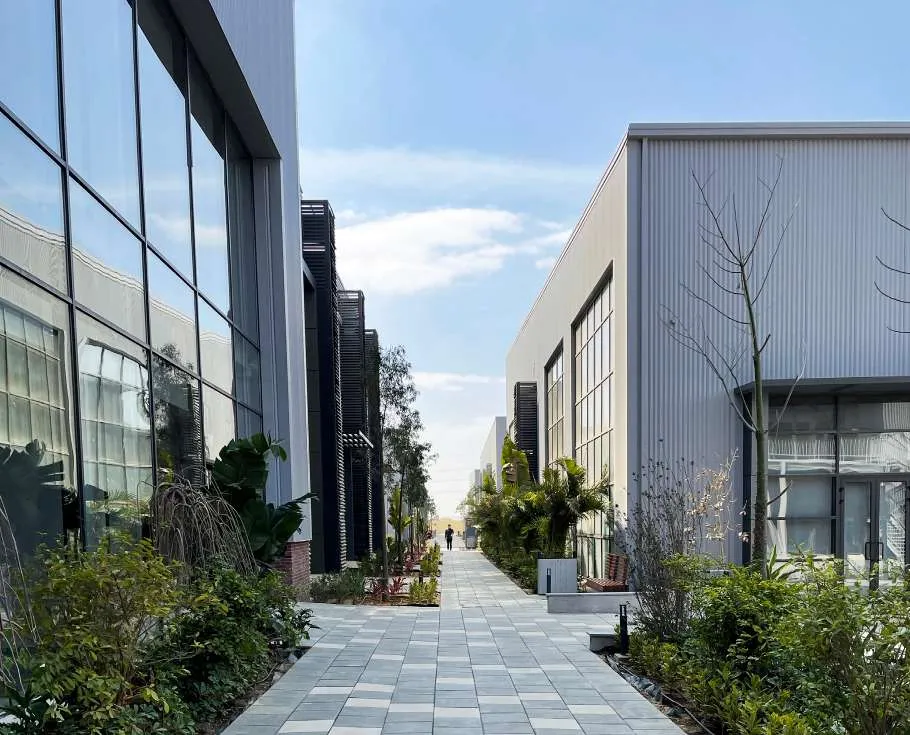  للبيع في مايند هاوس القطامية الجديد في  بمساحة 0 م² تتكون من 0 غرف