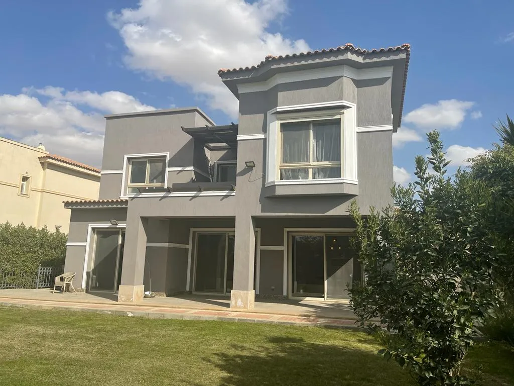 فيلا للبيع في حياه ريزيدنس في القاهرة الجديدة بمساحة 0 م² تتكون من 5 غرف