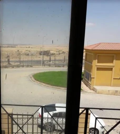  للبيع في رويال ميدوز الشيخ زايد في  بمساحة 0 م² تتكون من 0 غرف