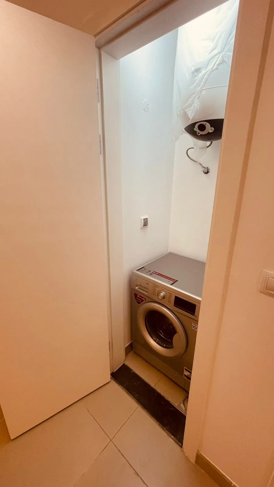 شاليه للبيع في مارينا مراسي في سيدي عبد الرحمن بمساحة 0 م² تتكون من 2 غرف