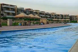 شاليه للبيع في بلومار في الساحل الشمالي بمساحة 0 م² تتكون من 3 غرف