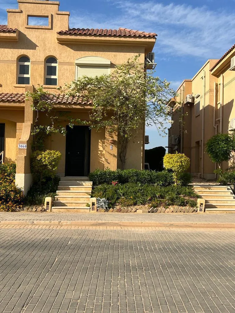 للبيع في تلال السخنة في بمساحة 0 م² تتكون من 0 غرف