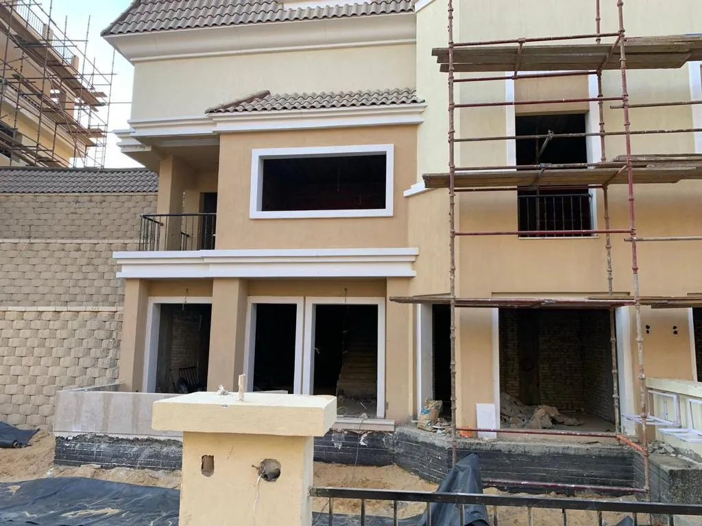 فيلا للبيع في سراي في القاهرة الجديدة بمساحة 0 م² تتكون من 3 غرف