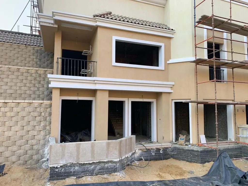 فيلا للبيع في سراي في القاهرة الجديدة بمساحة 0 م² تتكون من 3 غرف