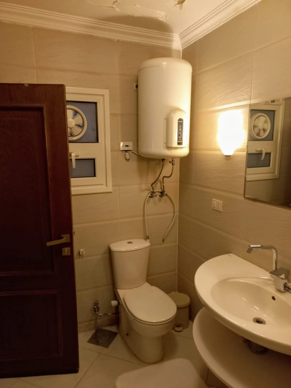 للبيع في بارون سيتى في بمساحة 0 م² تتكون من 0 غرف