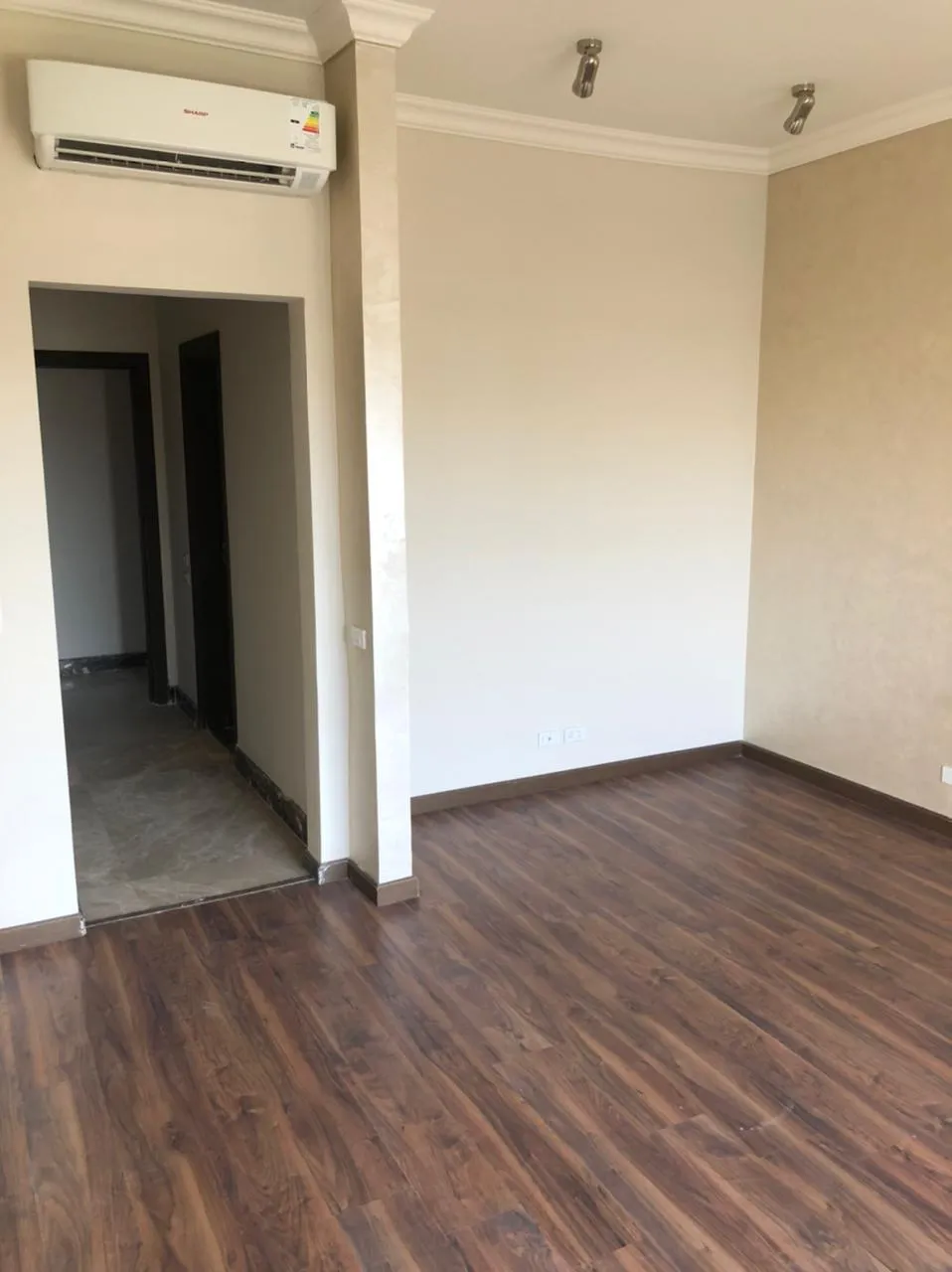  للبيع في قطماية بلازا في  بمساحة 0 م² تتكون من 0 غرف